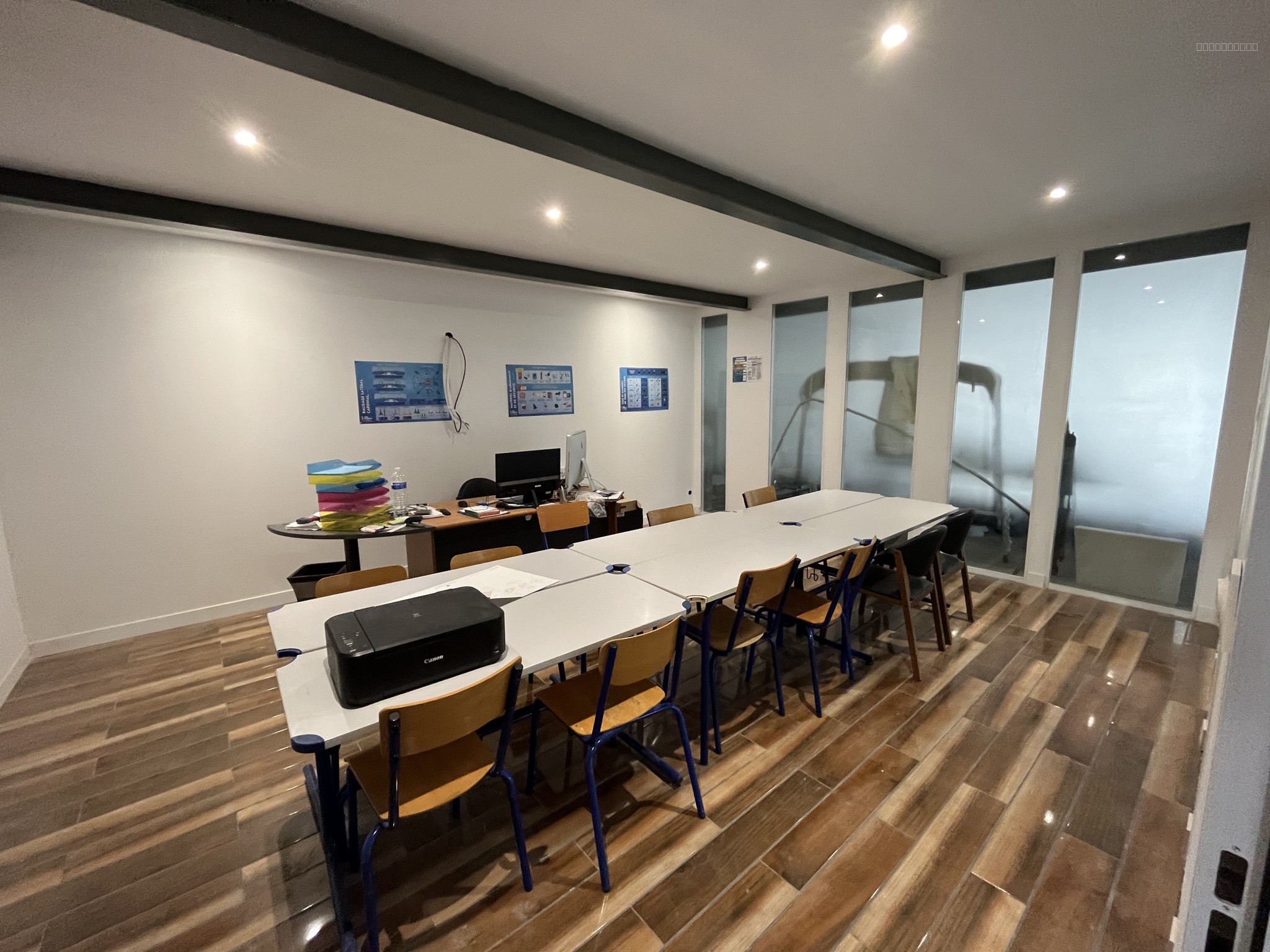 Bien immobilier à louer à La rochelle, 1 600 m² – photo 3 sur 4