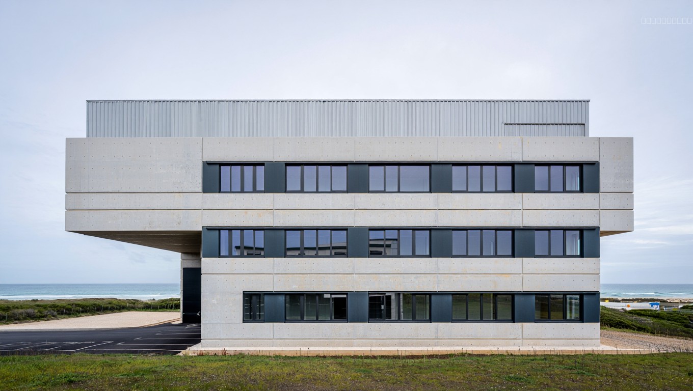 Bien immobilier à louer à La rochelle, 240 m² – photo 1 sur 1