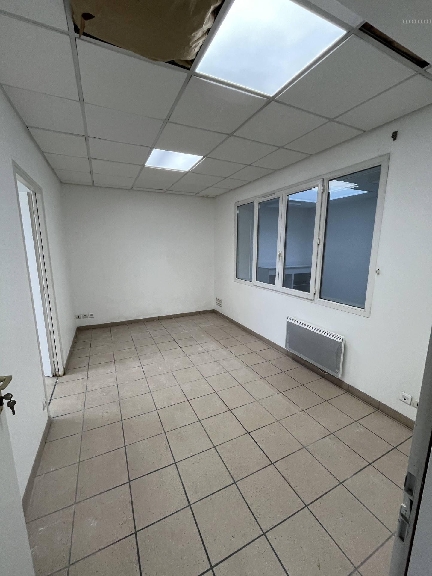 Bien immobilier à louer à Aytre, 245 m² – photo 3 sur 3