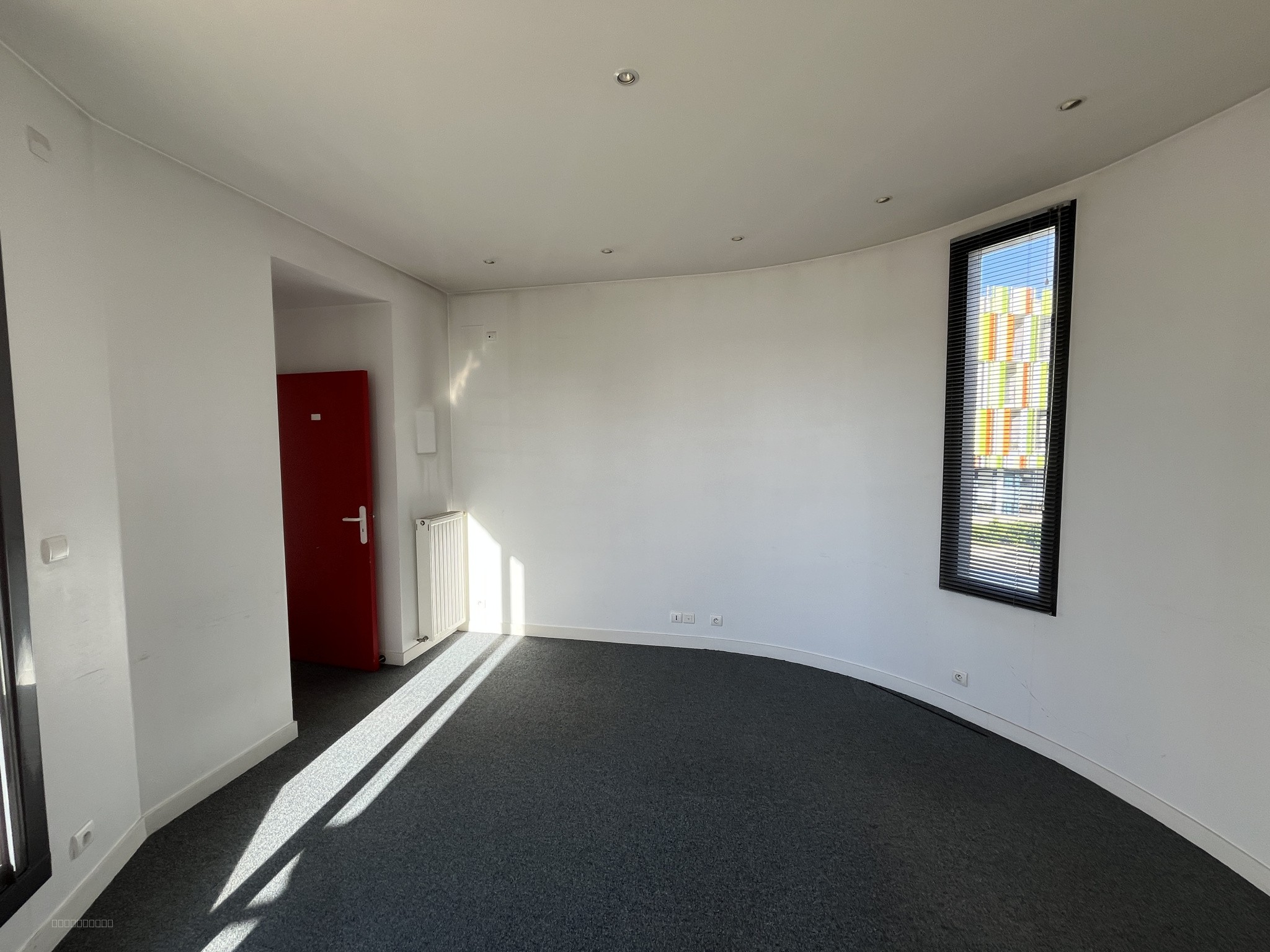 Bien immobilier à louer à La rochelle, 170 m² – photo 2 sur 3