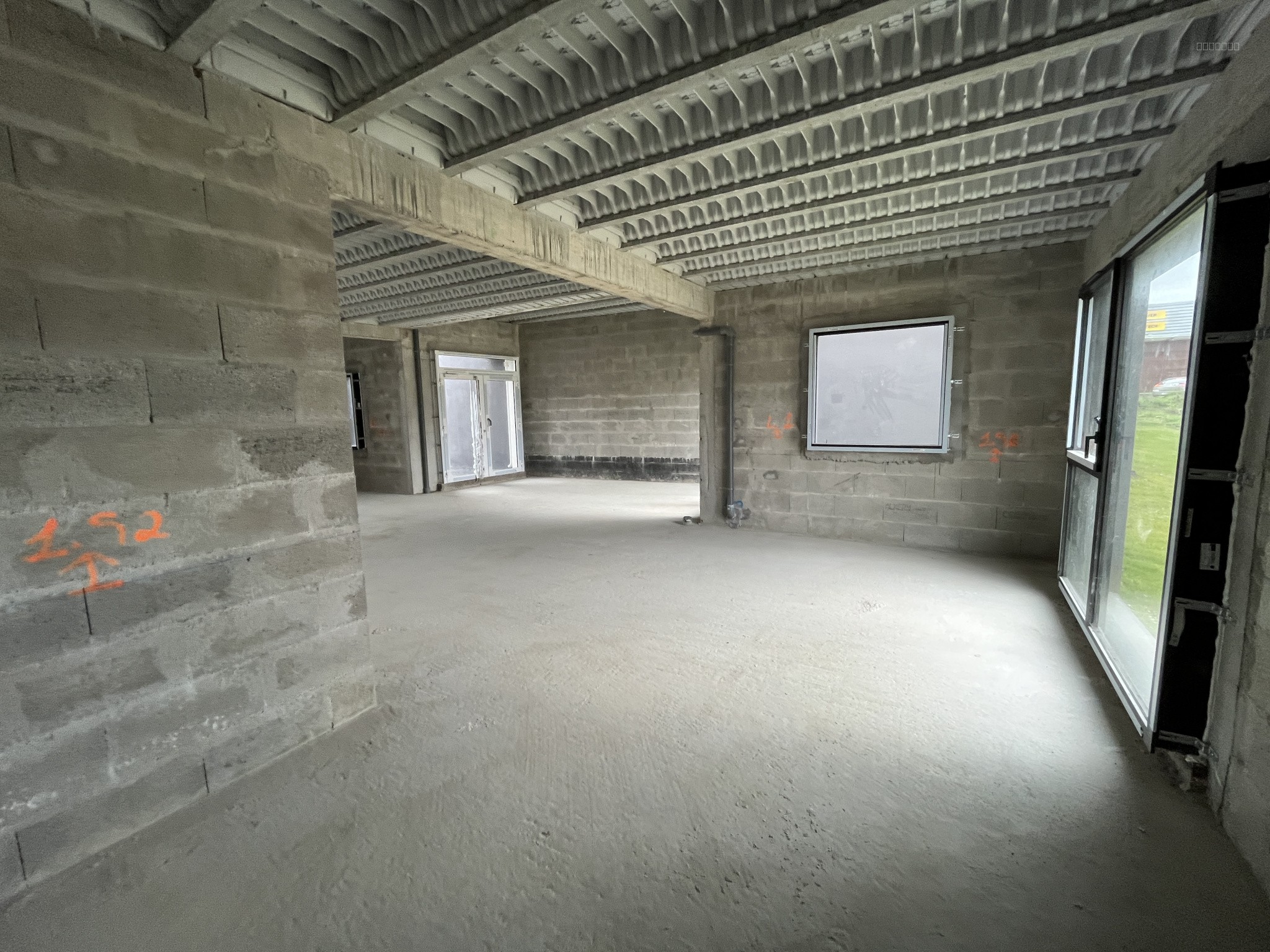Local commercial à louer à Rochefort, 144 m² – photo 1 sur 2