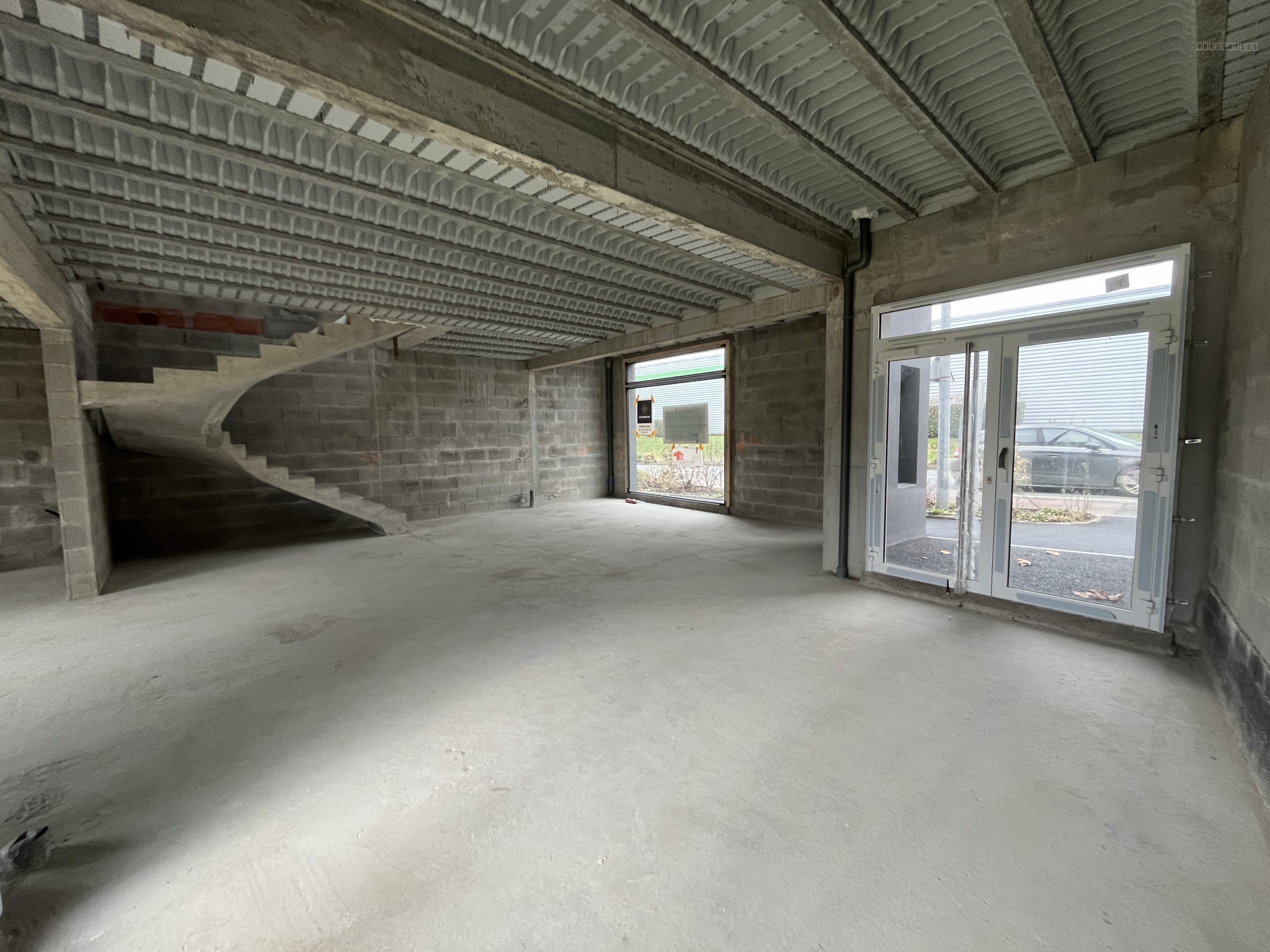 Local commercial à vendre à Rochefort, 144 m² – photo 1 sur 1