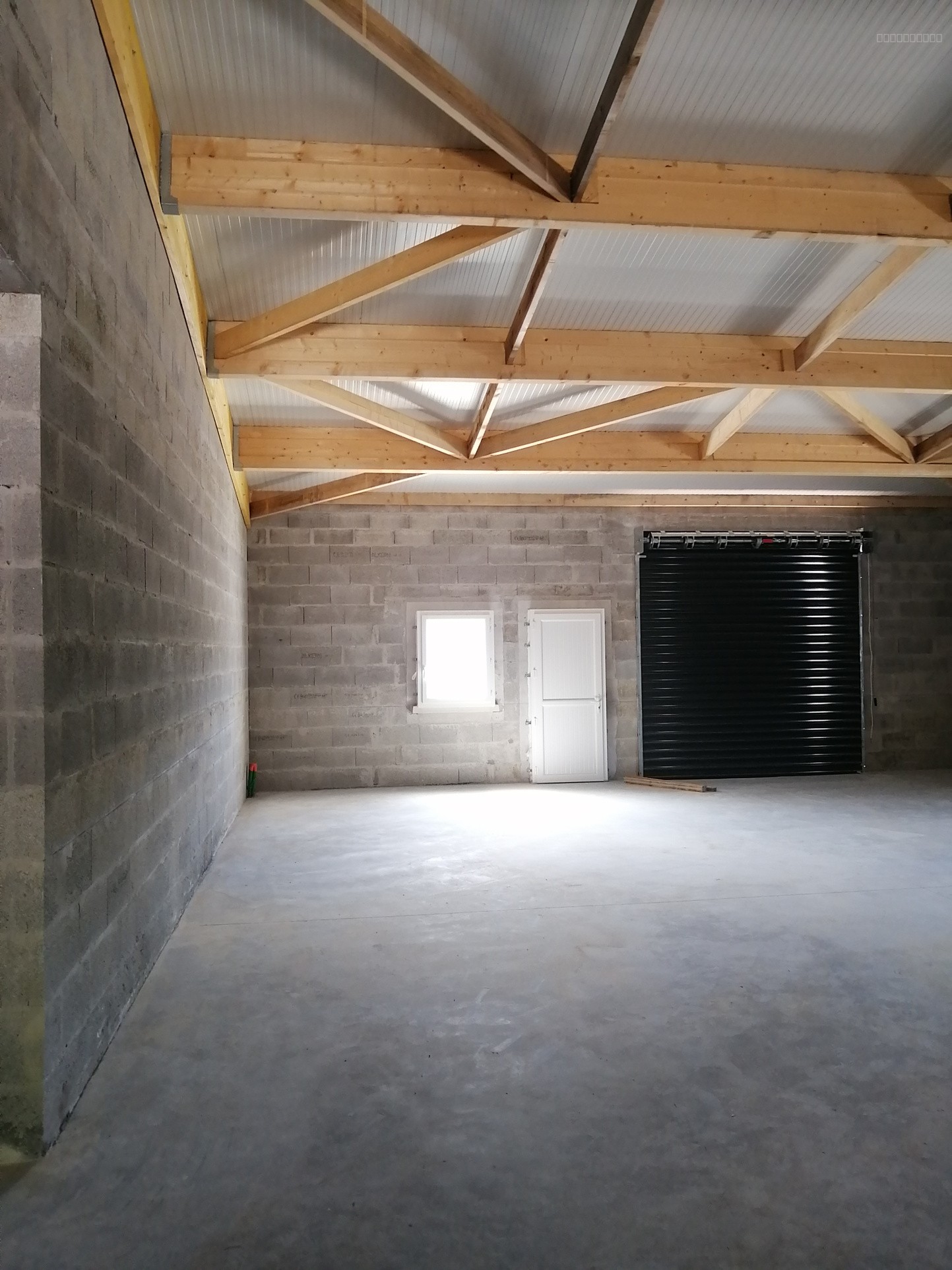 Entrepôt à louer à St vivien, 176 m² – photo 1 sur 1