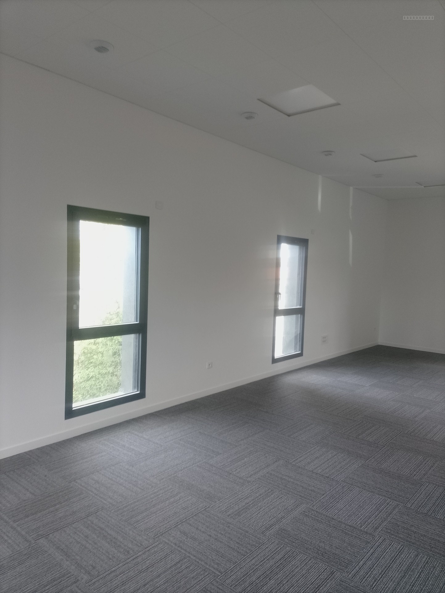 Bien immobilier à louer à La rochelle, 270 m² – photo 1 sur 3