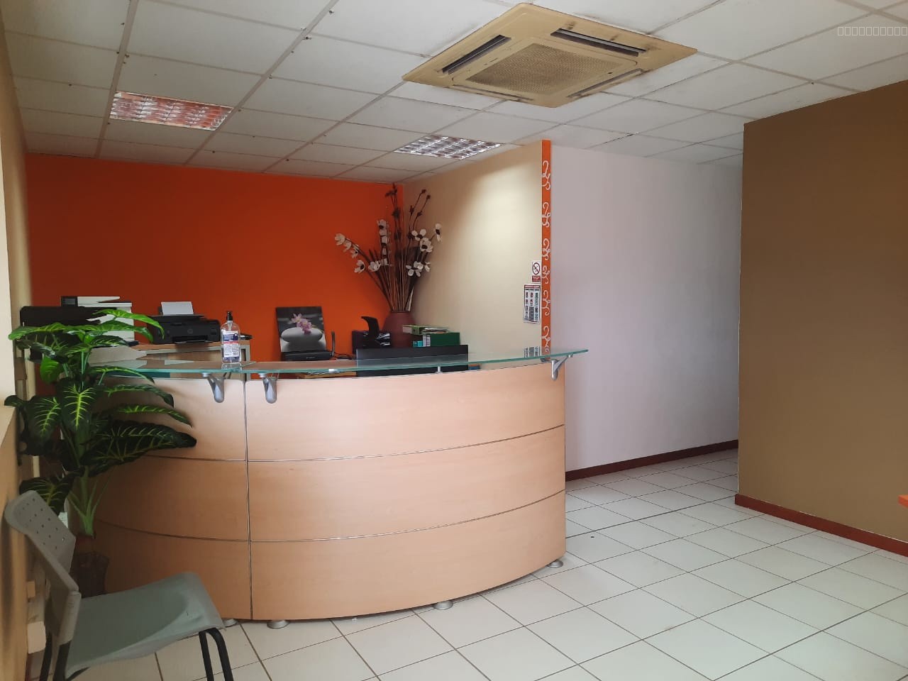 Bien immobilier à louer à Ste rose, 90 m² – photo 1 sur 7