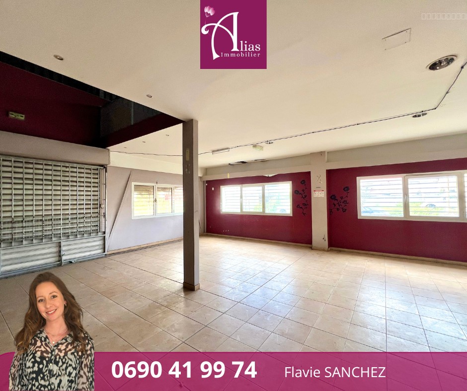Bien immobilier à louer à Ste rose, 260 m² – photo 1 sur 7