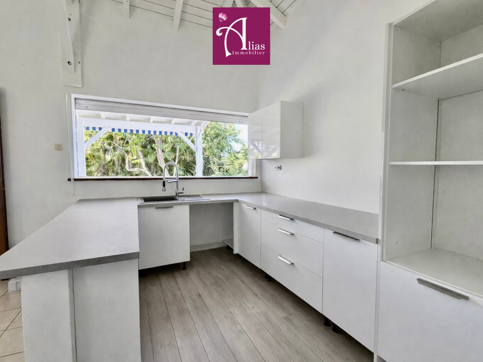 Maison à vendre à Baie mahault, 79 m², 4 pièces – photo 2 sur 8