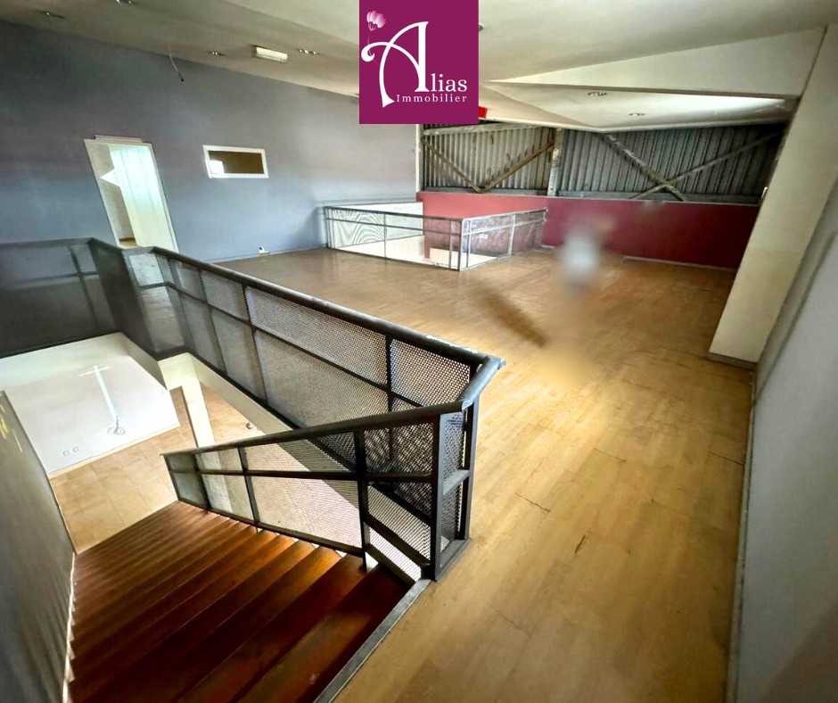 Bien immobilier à louer à Ste rose, 260 m² – photo 3 sur 7
