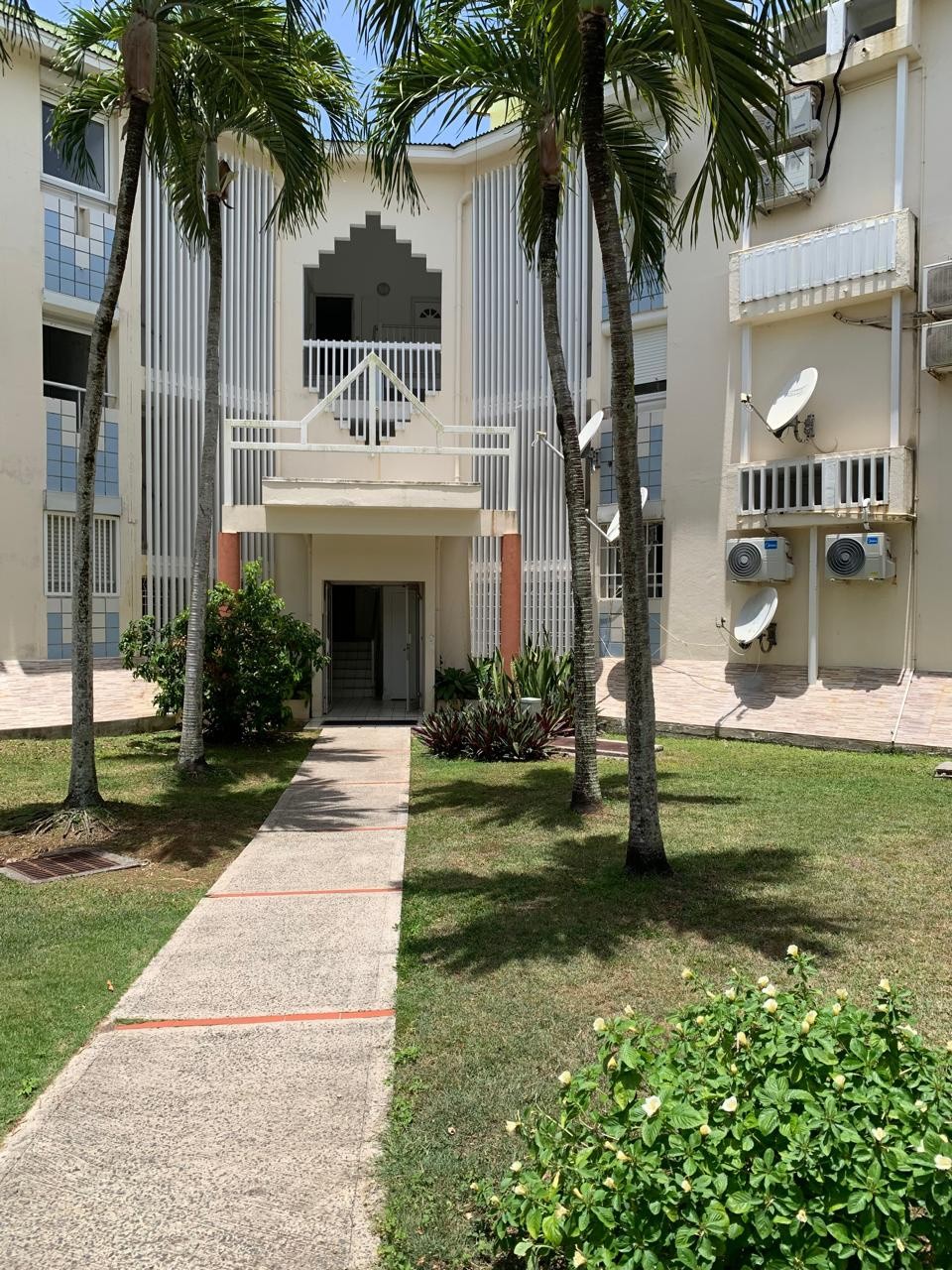 À LOUER T2 MEUBLÉ DE 53M2 AVEC ACCÈS PLAGE AU GOSIER — photo 6