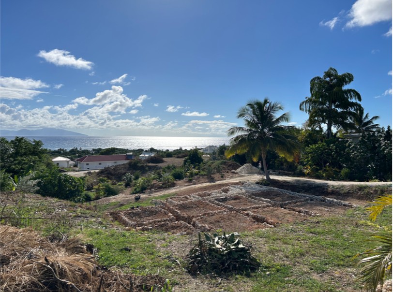 Terrain à vendre à Grand bourg, 1 611 m² – photo 1 sur 3