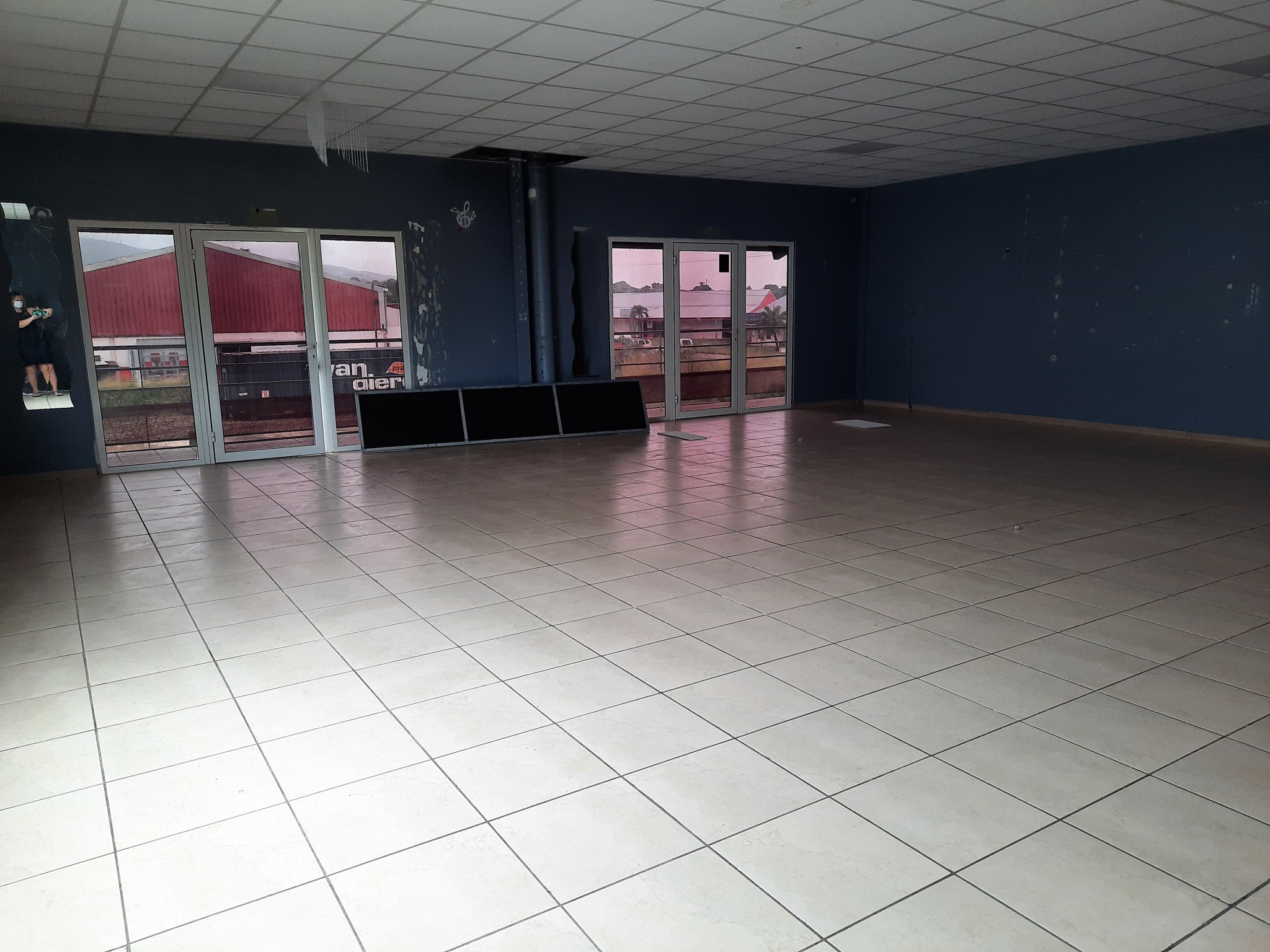 Local commercial à louer à Ste rose, 92 m² – photo 3 sur 3