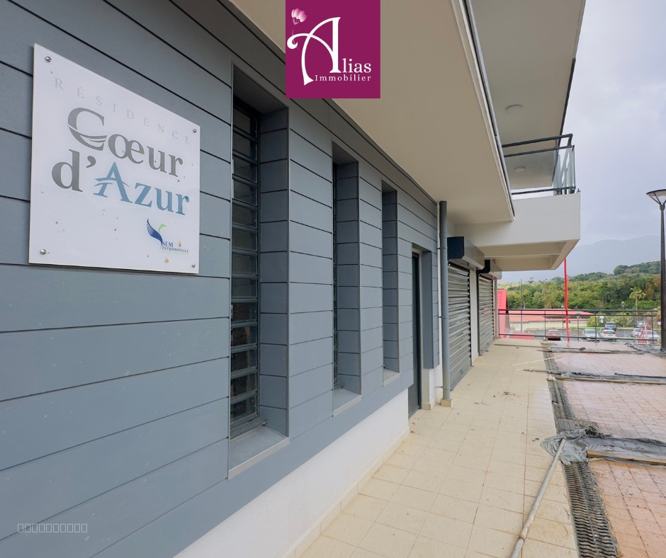 Local commercial à louer à St claude, 79 m² – photo 2 sur 3