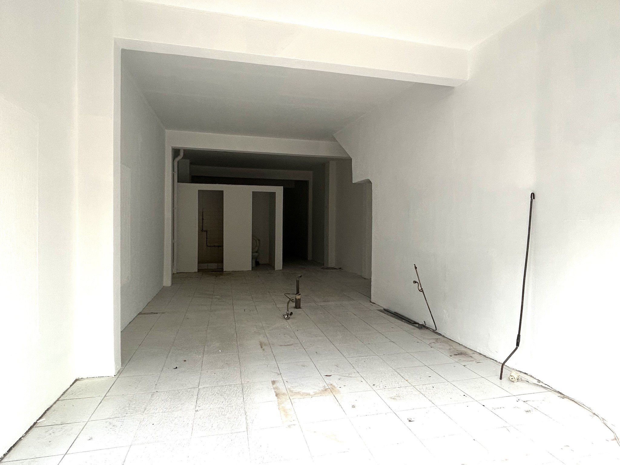 Local commercial à vendre à Pointe a pitre, 56 m² – photo 2 sur 4