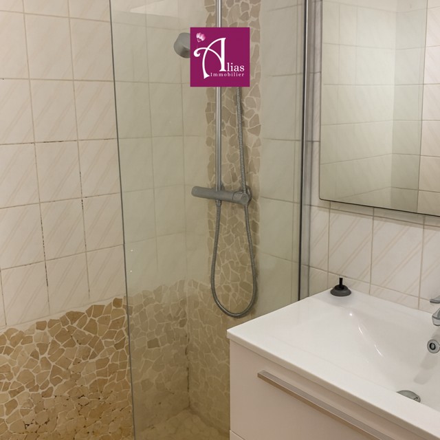 À LOUER T2 MEUBLÉ DE 53M2 AVEC ACCÈS PLAGE AU GOSIER — photo 5