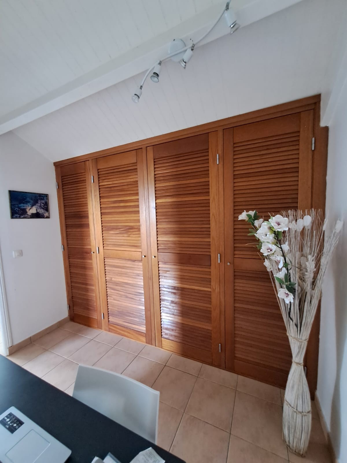 Location T3 Duplex Meublé avec Vue Mer à Dampierre - Terrasse, Parking, Résidence Sécurisée — photo 16