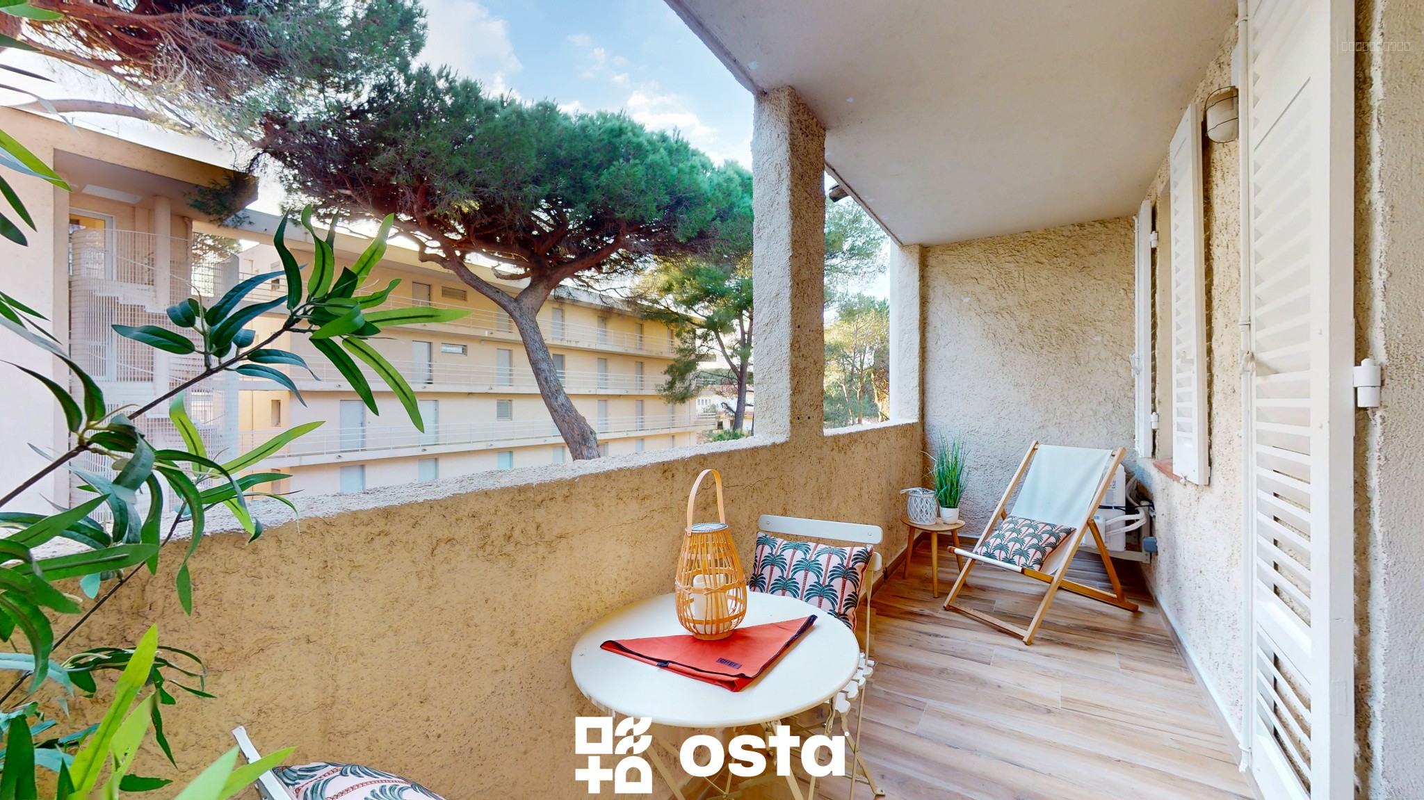EXCLUSIVITE - HYERES PORT - Studio entièrement rénové, terrasse et parking privé — photo 9