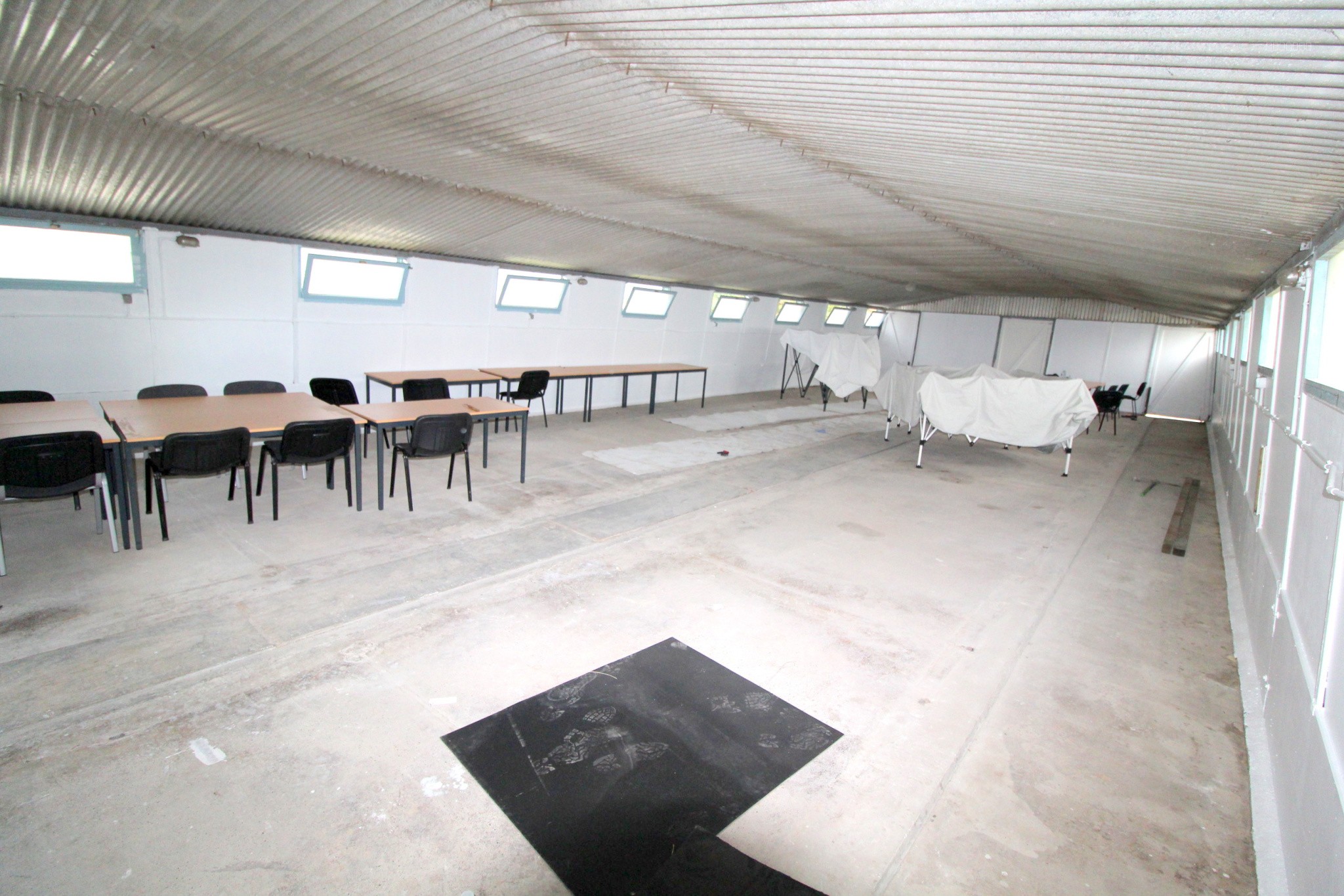 Entrepôt à louer à Poulainville, 167 m² – photo 1 sur 4