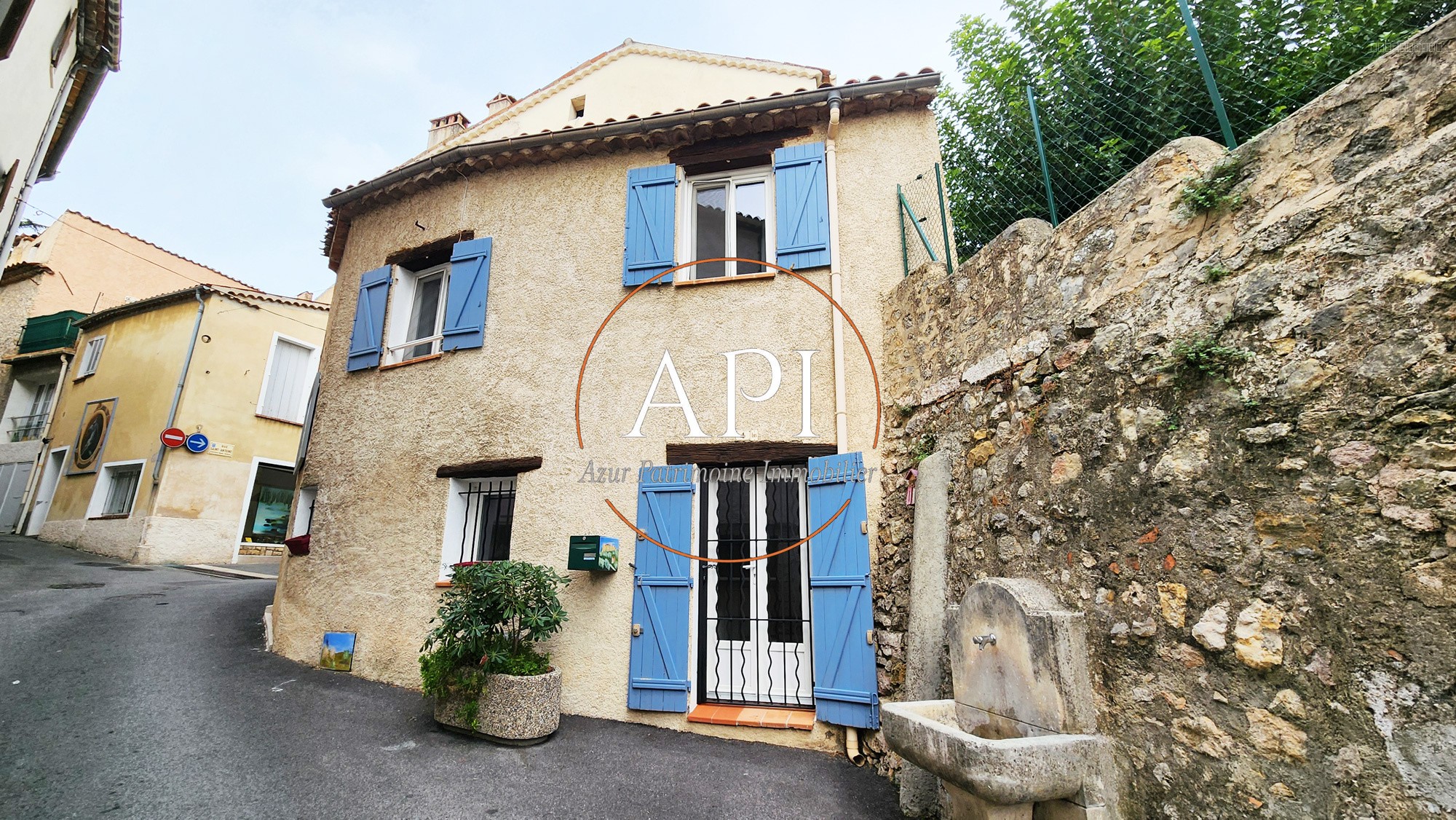 Maison à vendre à Tourrettes, 40 m², 2 pièces – photo 1 sur 13