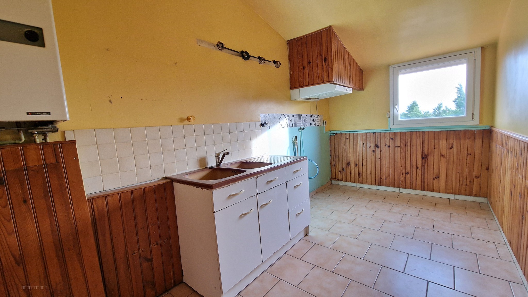 PAVILLON FAMILIAL 4 CHAMBRES AVEC JARDIN ET GARAGE A PUISEUX EN FRANCE - A SAISIR ! — photo 4