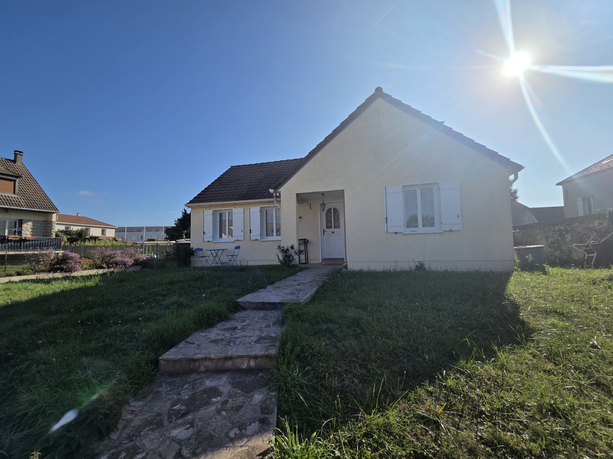 Maison à vendre à Villeron, 495 m², 4 pièces – photo 1 sur 9