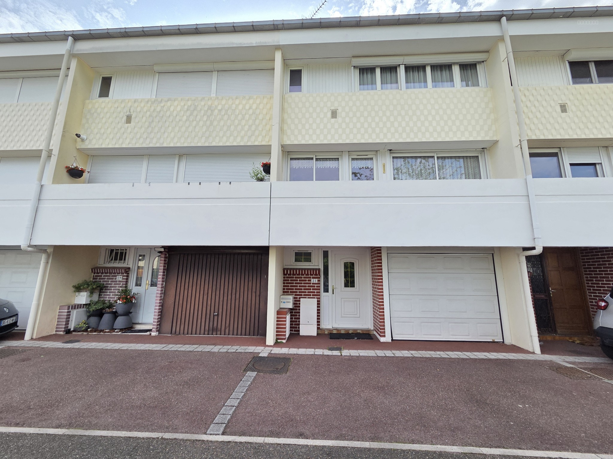 Maison à vendre à Louvres, 612 m², 4 pièces – photo 1 sur 9