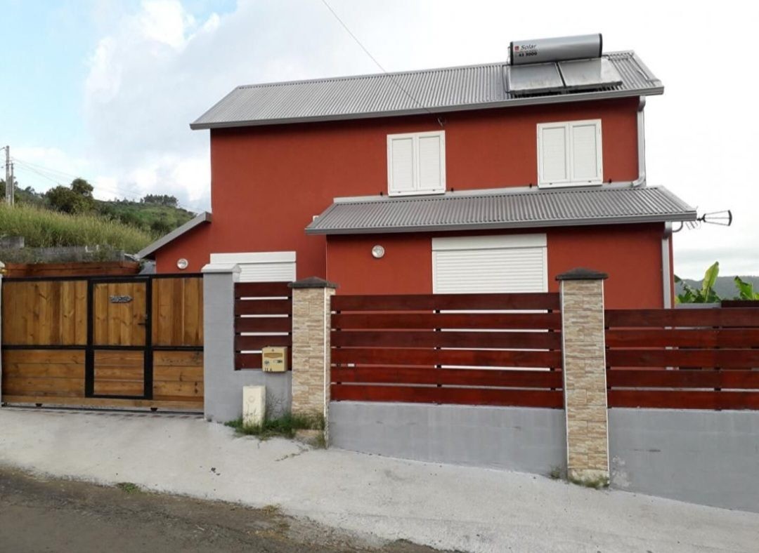 Maison à vendre à La possession, 86 m², 4 pièces – photo 2 sur 7