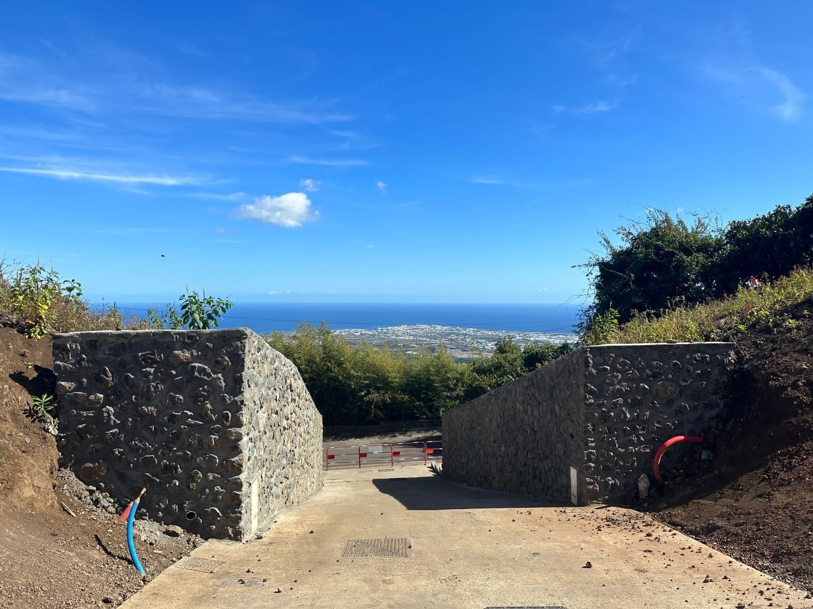 Terrain à vendre à Saint-paul, 240 m² – photo 3 sur 4