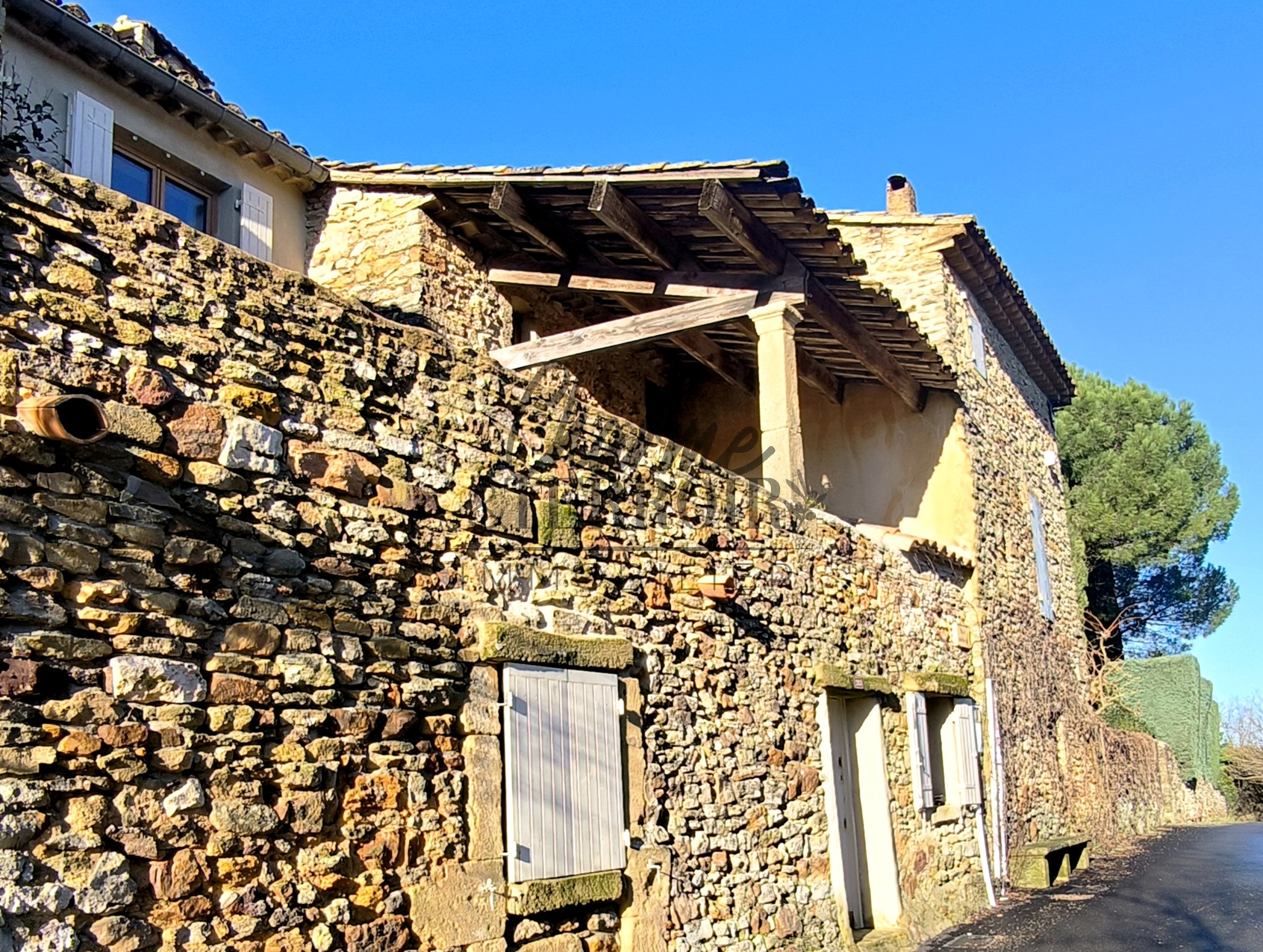 Bien immobilier à vendre à Uzes, 110 m², 6 pièces – photo 1 sur 11
