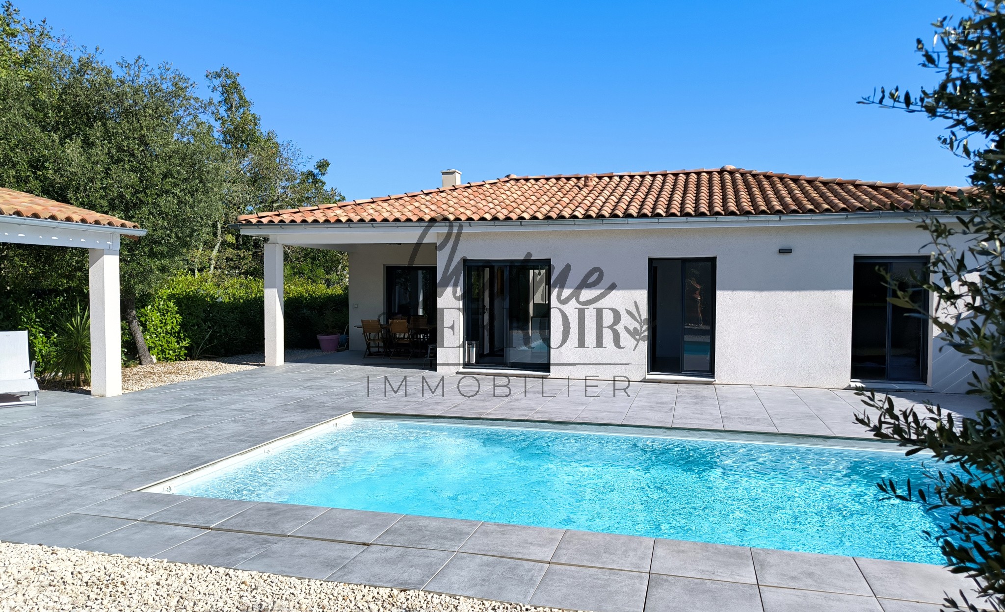 Maison à vendre à Uzes, 36,84 m², 6 pièces – photo 1 sur 19
