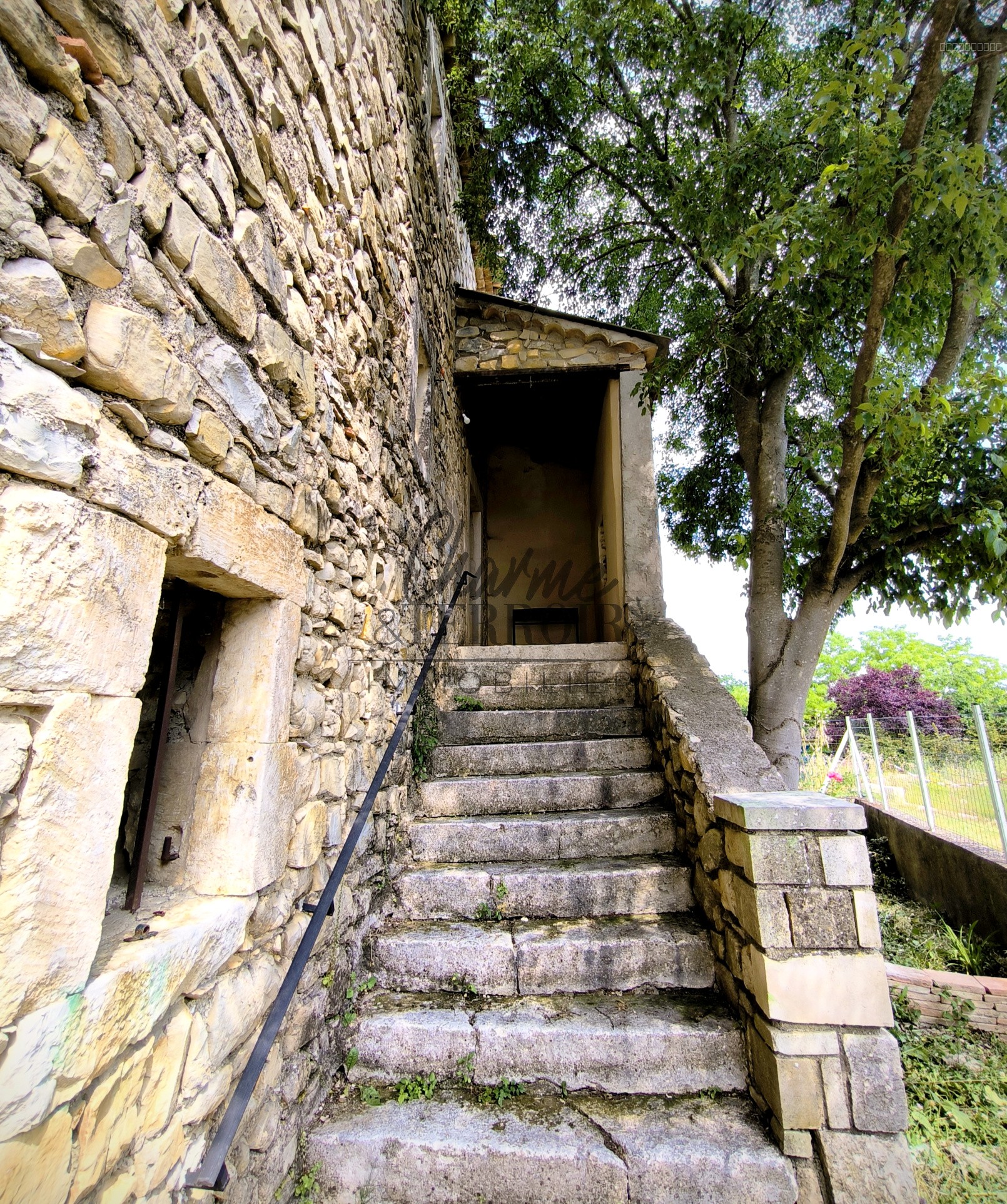 Maison à vendre à Lussan, 180 m², 6 pièces – photo 1 sur 15