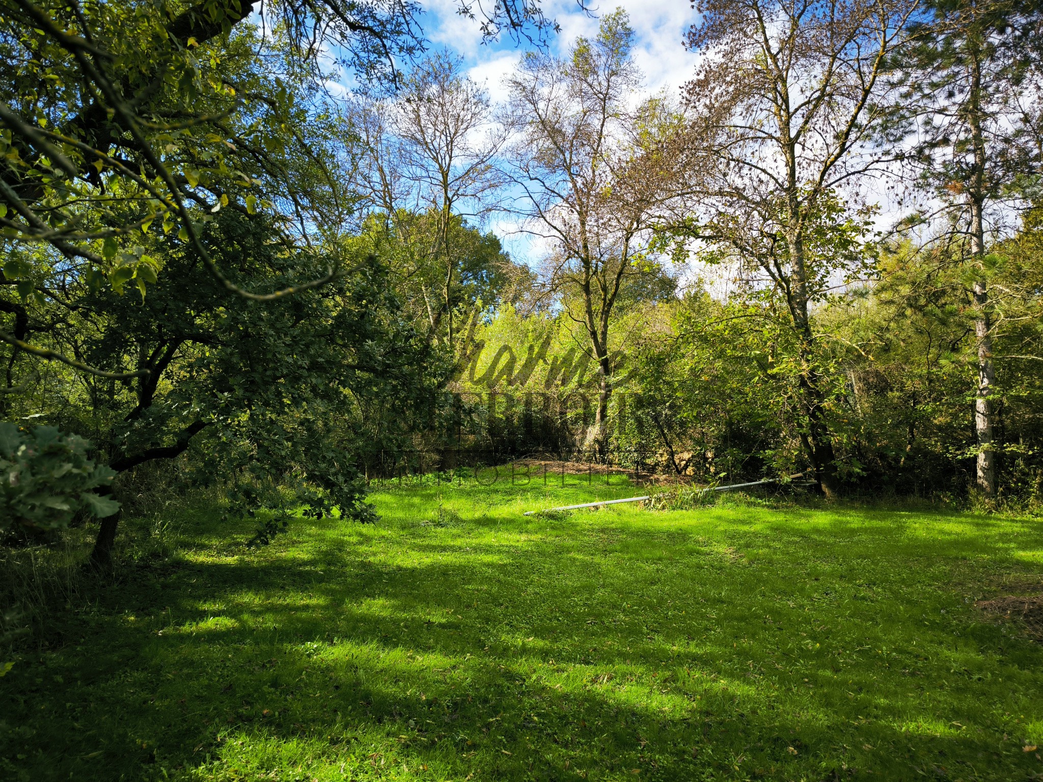 Terrain constructible à vendre à Uzes, 3 000 m² – photo 1 sur 10