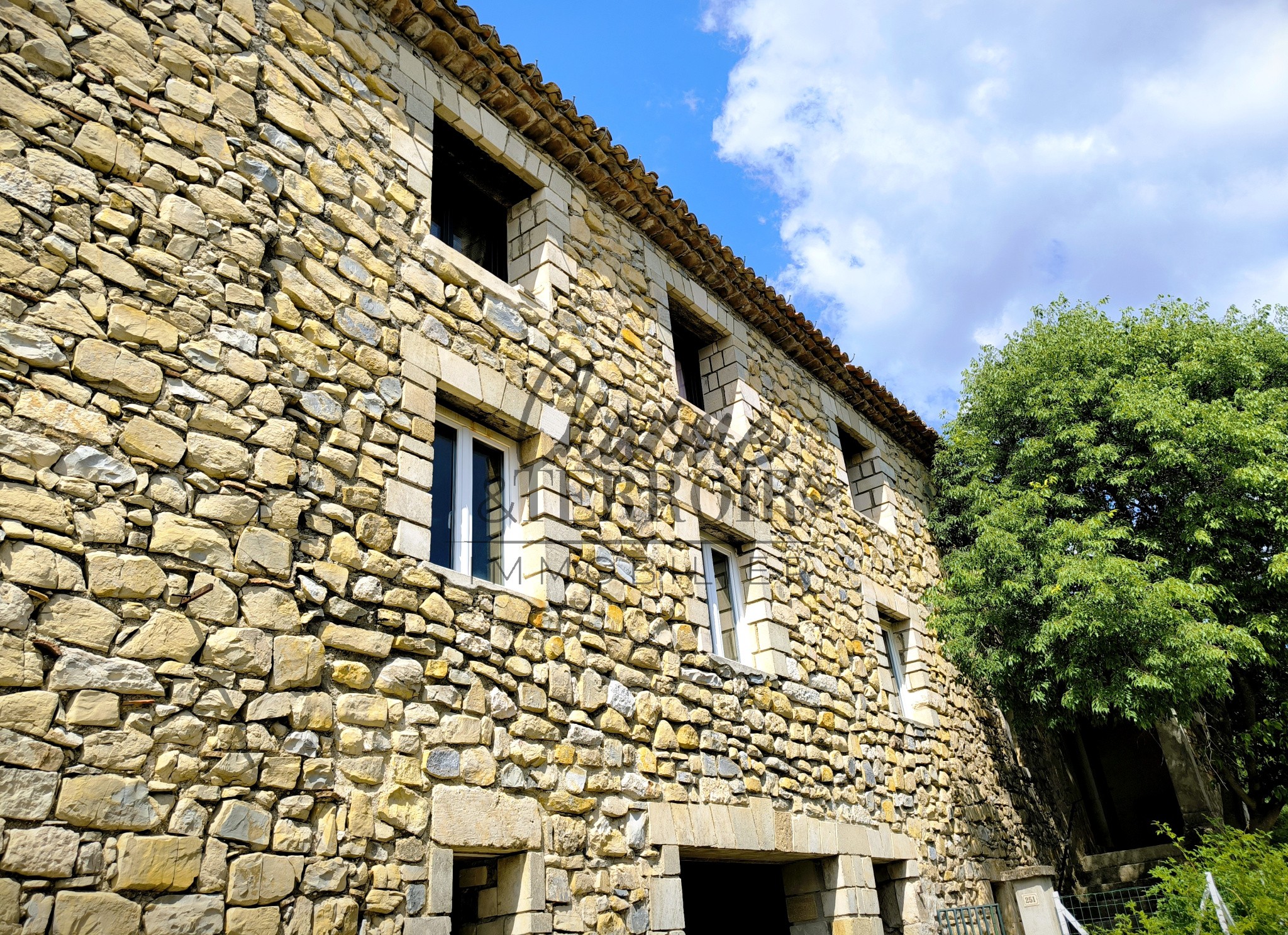 Maison à vendre à Lussan, 180 m², 6 pièces – photo 2 sur 15