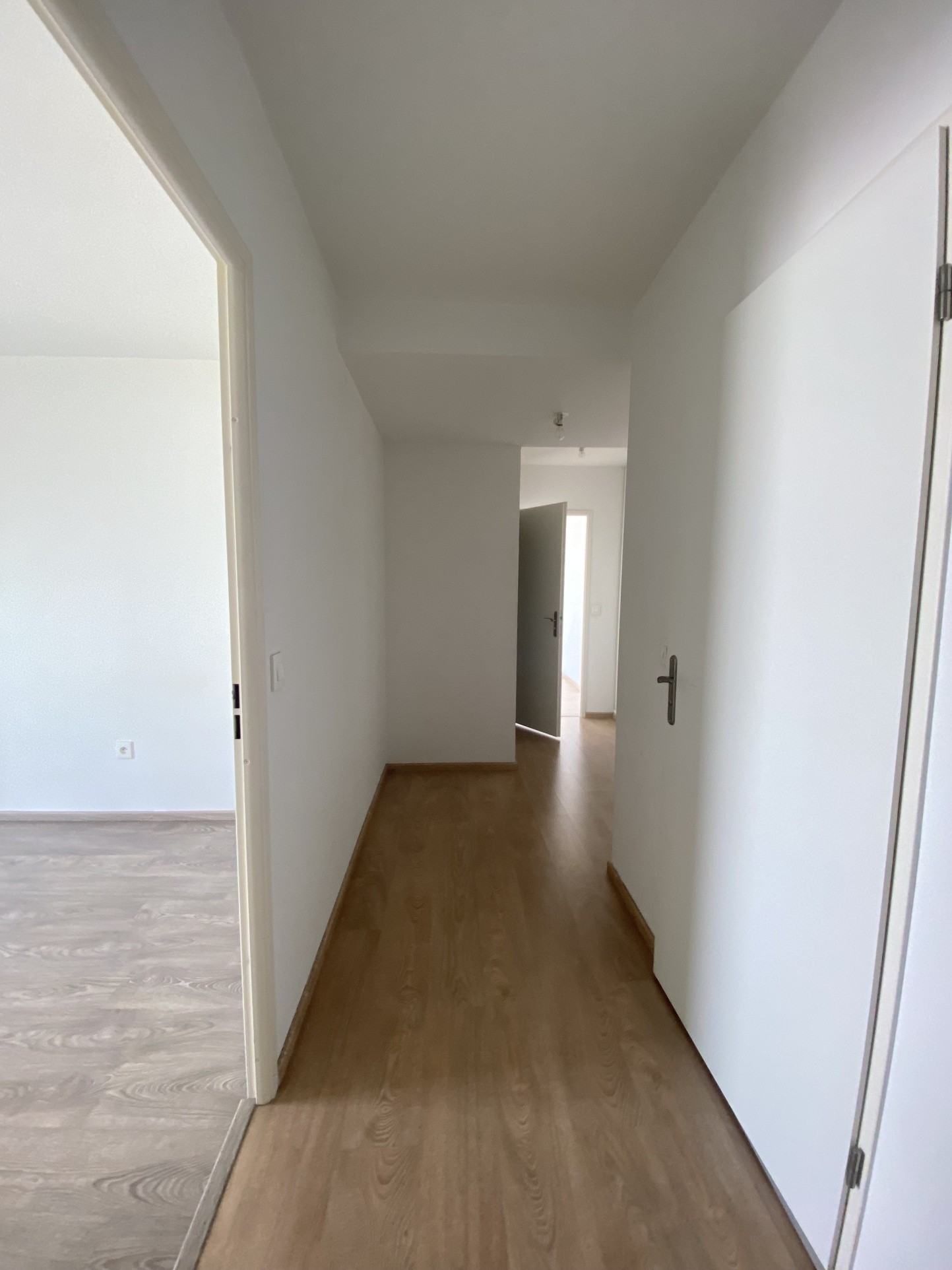EXCLUSIVITE ! A VENDRE APPARTEMENT PROCHE GARE SAINT DENIS - F4 - 76M2 — photo 12