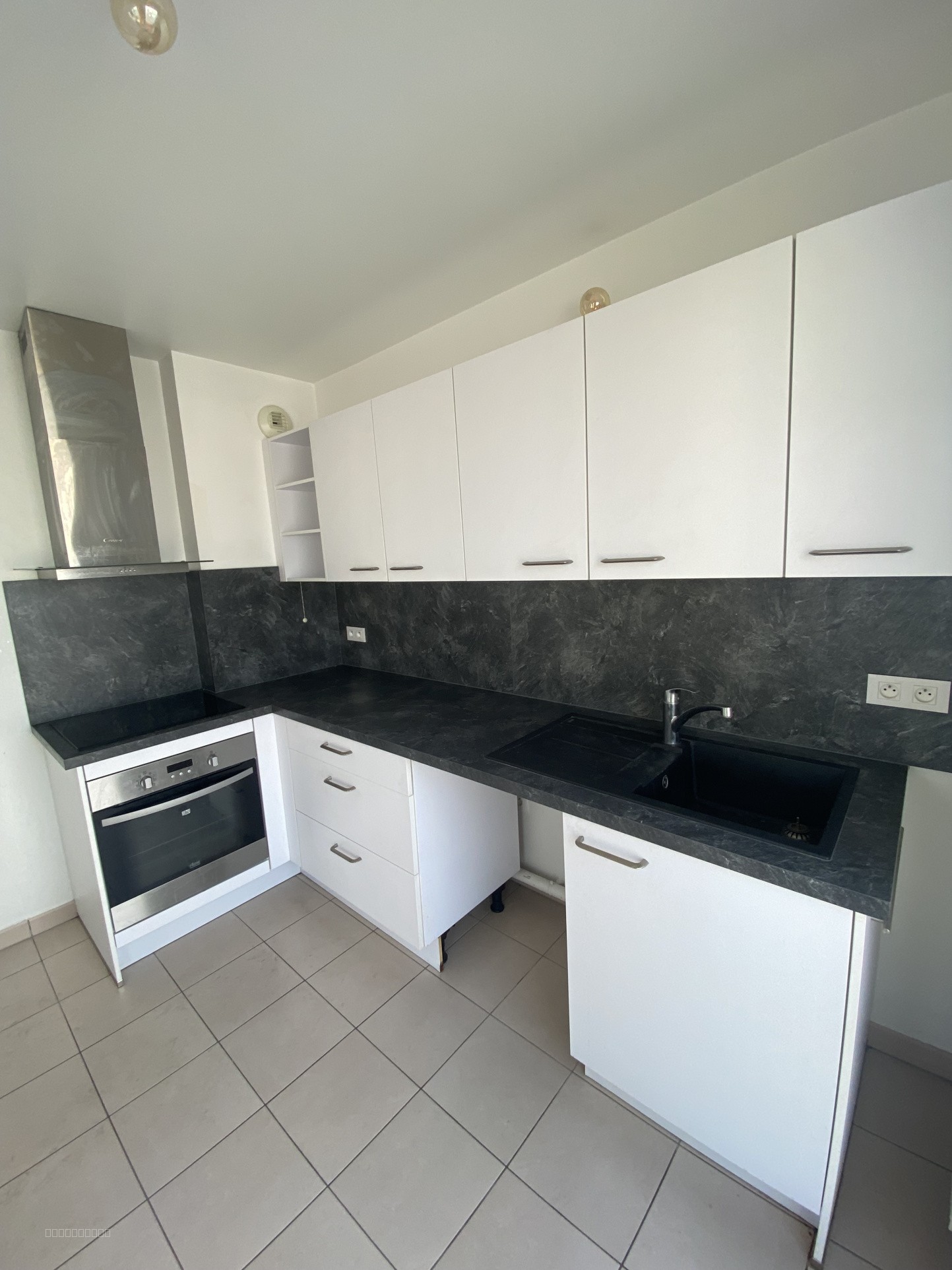 EXCLUSIVITE ! A VENDRE APPARTEMENT PROCHE GARE SAINT DENIS - F4 - 76M2 — photo 6