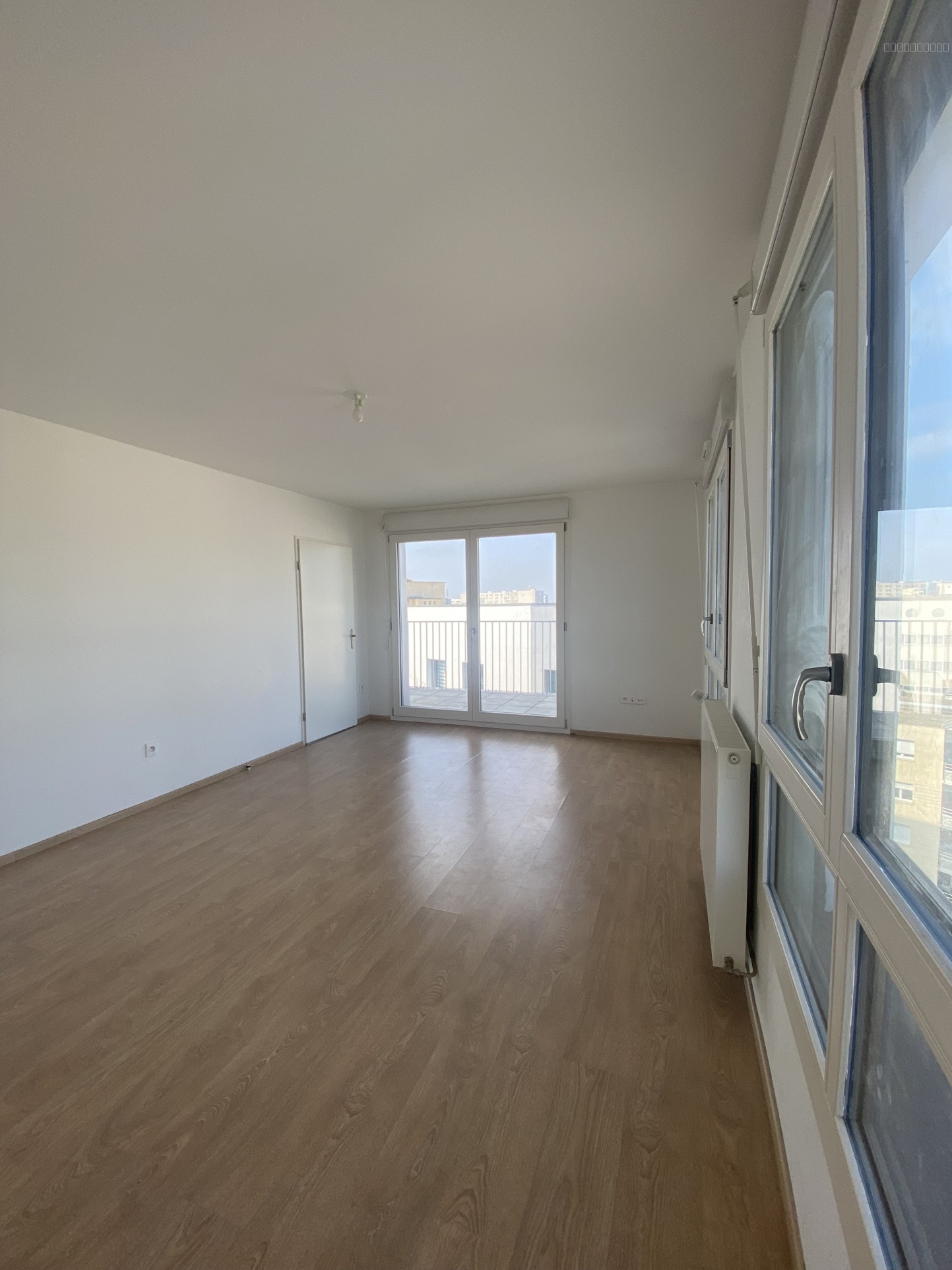 EXCLUSIVITE ! A VENDRE APPARTEMENT PROCHE GARE SAINT DENIS - F4 - 76M2 — photo 3