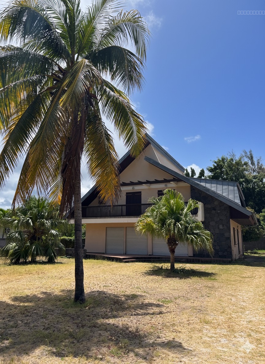 Villa à vendre à Saint paul, 59,89 m², 7 pièces – photo 1 sur 6