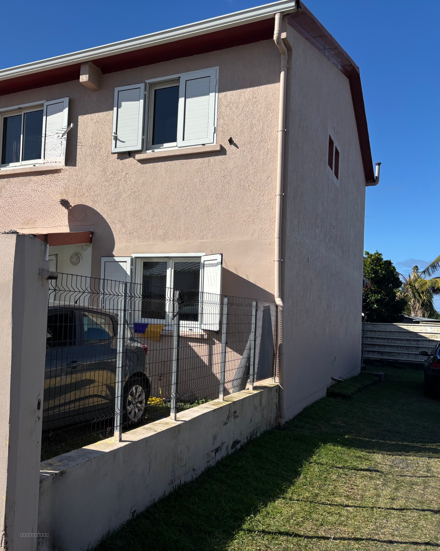Immeuble à vendre à St andre, 200 m² – photo 2 sur 4