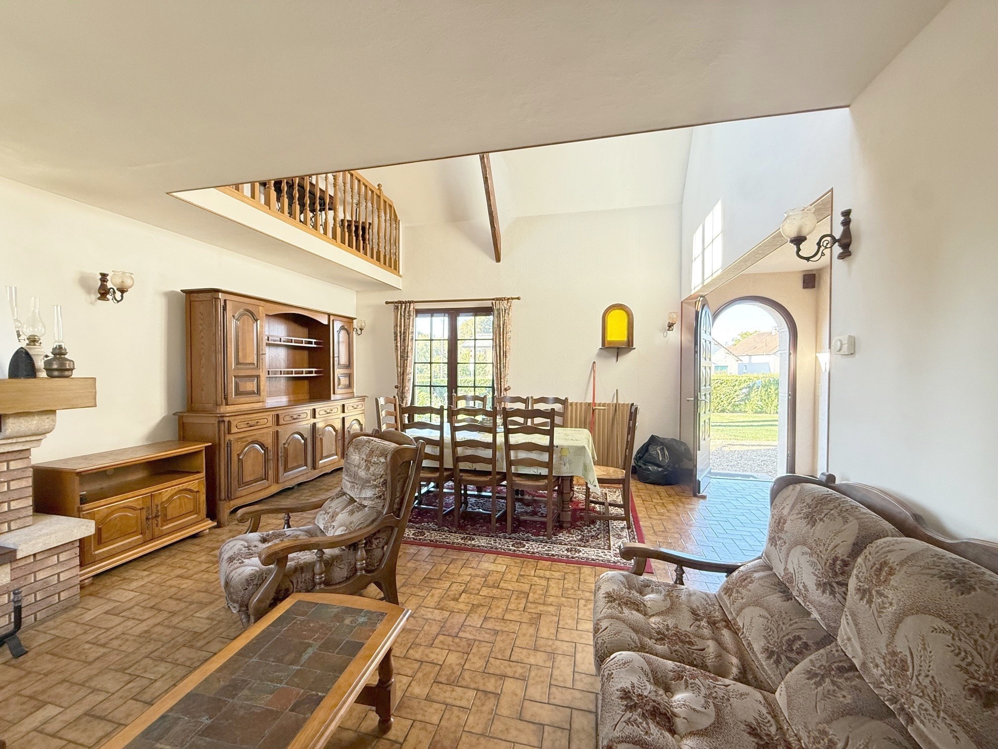Maison à vendre à Anet, 1 362 m², 5 pièces – photo 2 sur 8