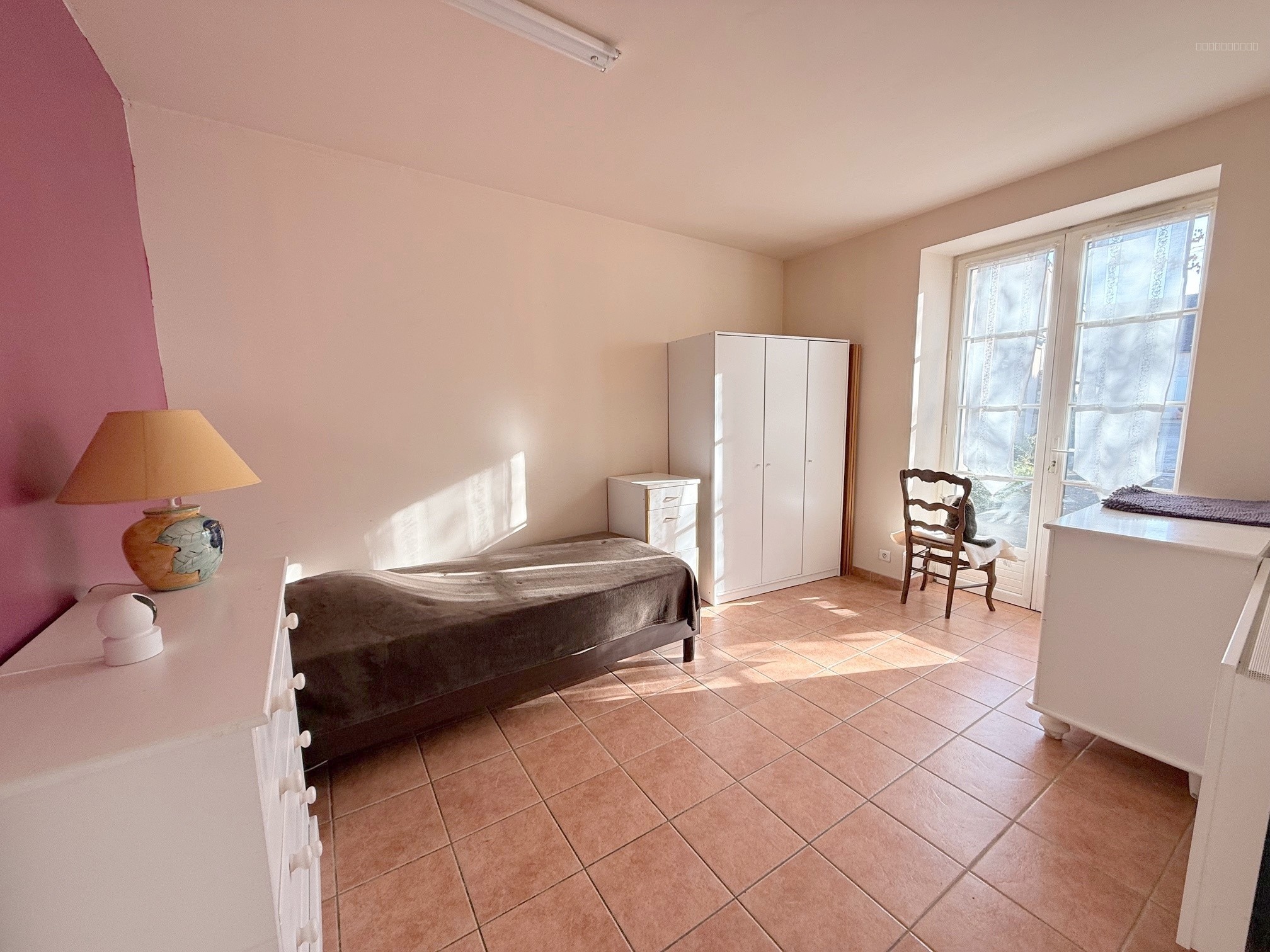 Maison à vendre à Houdan, 562 m², 5 pièces – photo 3 sur 6