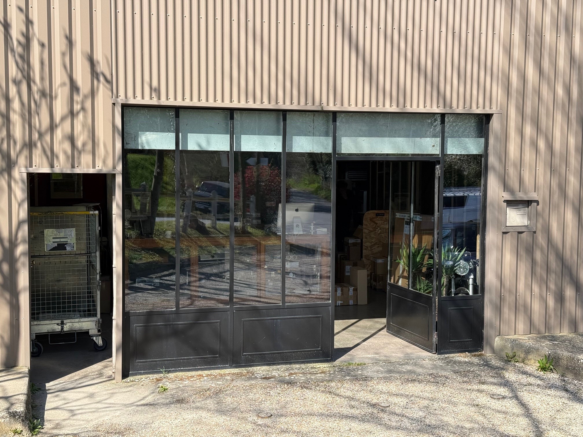 Bien immobilier à vendre à Houdan, 800 m² – photo 2 sur 3