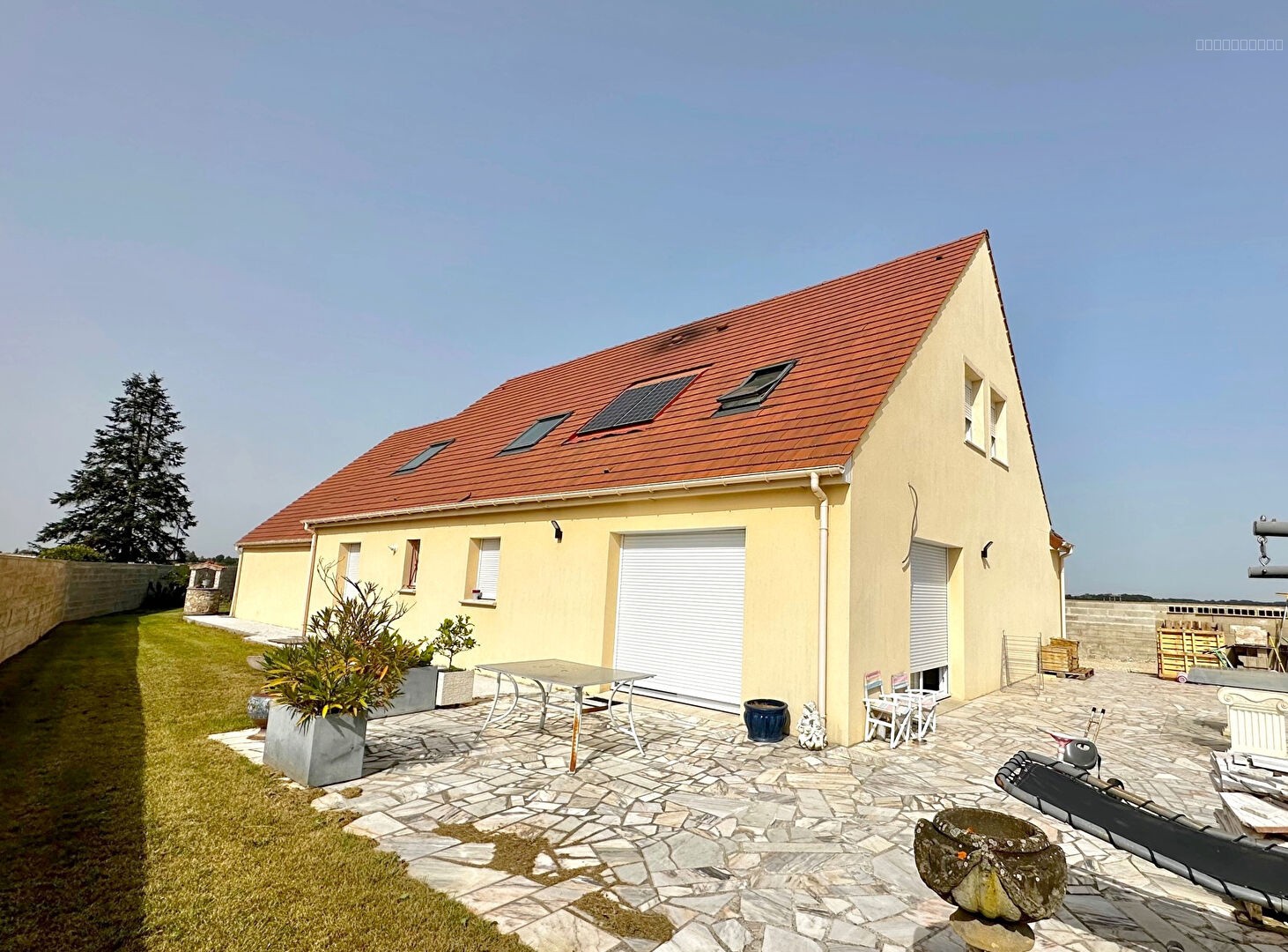 Maison à vendre à Houdan, 51 m², 7 pièces – photo 1 sur 18
