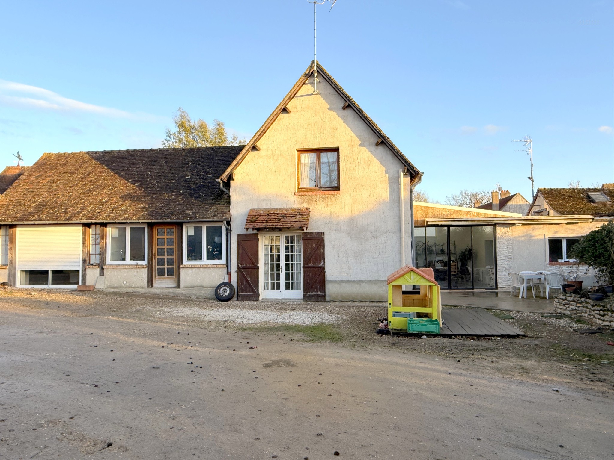 Maison à vendre à Houdan, 24 m², 9 pièces – photo 1 sur 8
