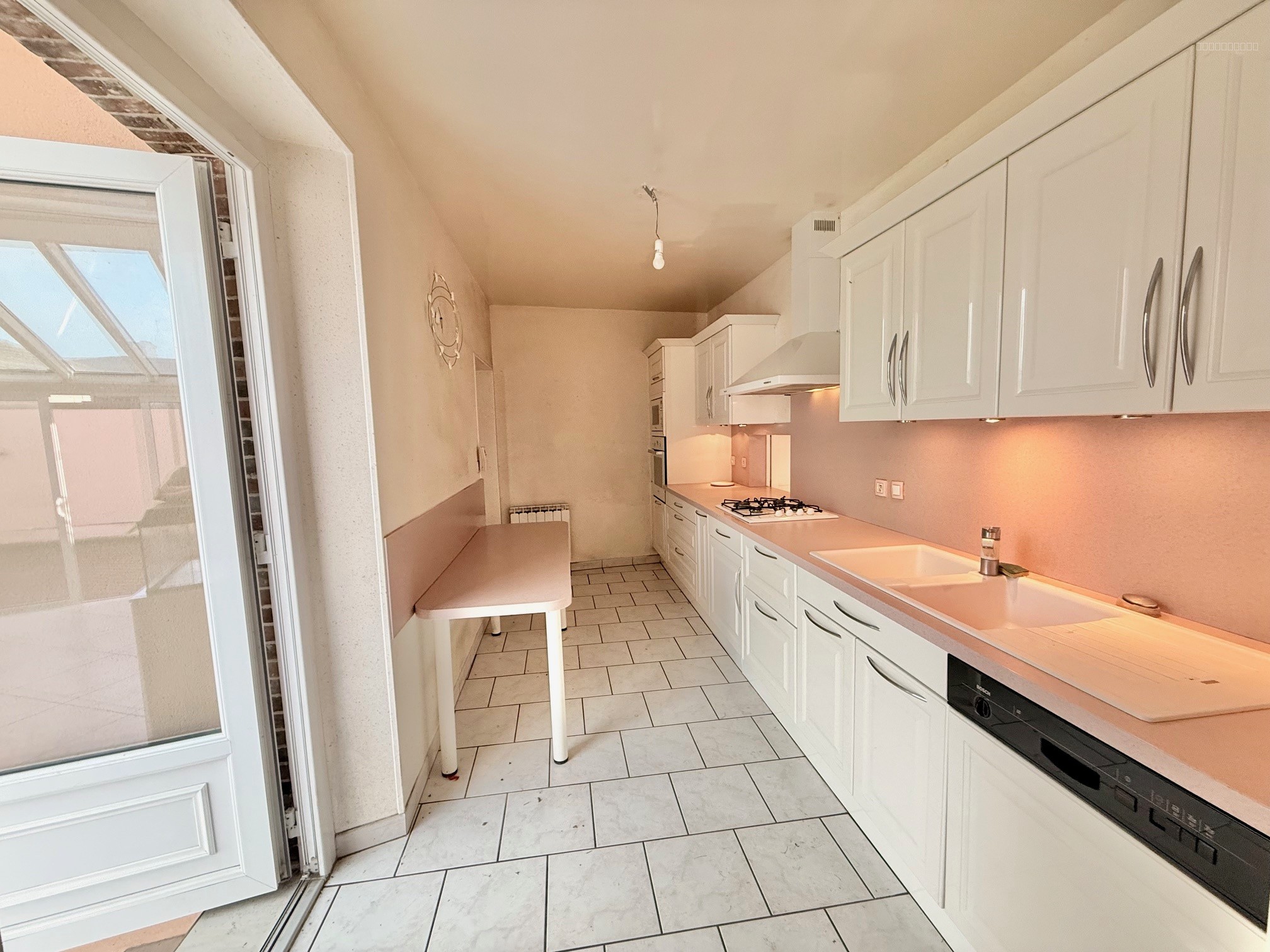 Maison à vendre à Houdan, 500 m², 7 pièces – photo 3 sur 8