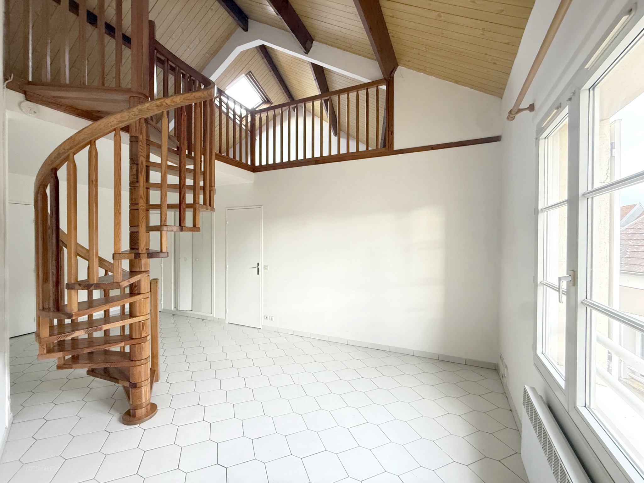 Bien immobilier à vendre à Houdan, 24 m², 3 pièces – photo 2 sur 8