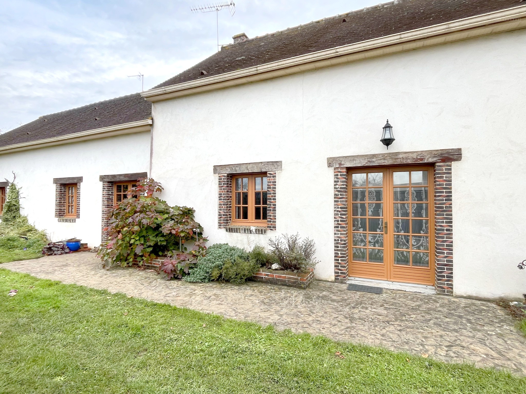 Maison à vendre à Anet, 1 190 m², 7 pièces – photo 1 sur 14