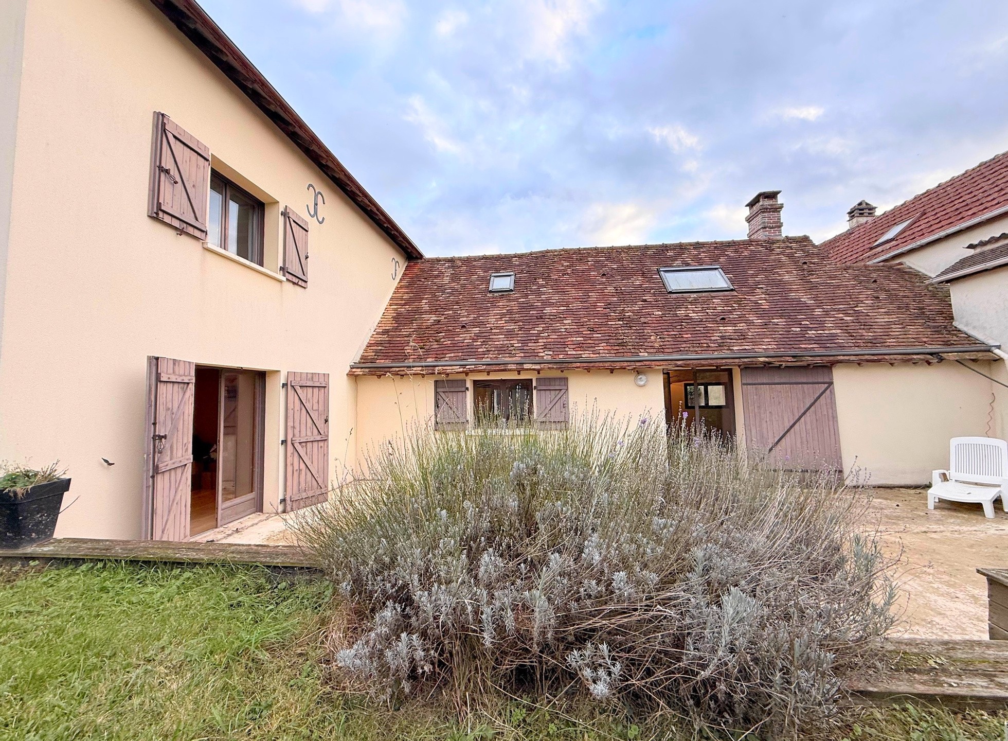 Maison à vendre à Houdan, 24 m², 8 pièces – photo 1 sur 10