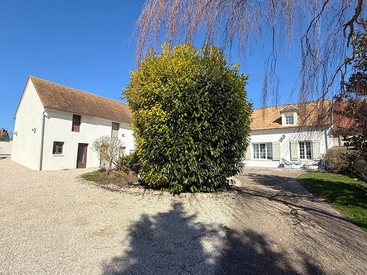 Maison à vendre à Houdan, 500 m², 8 pièces – photo 2 sur 16