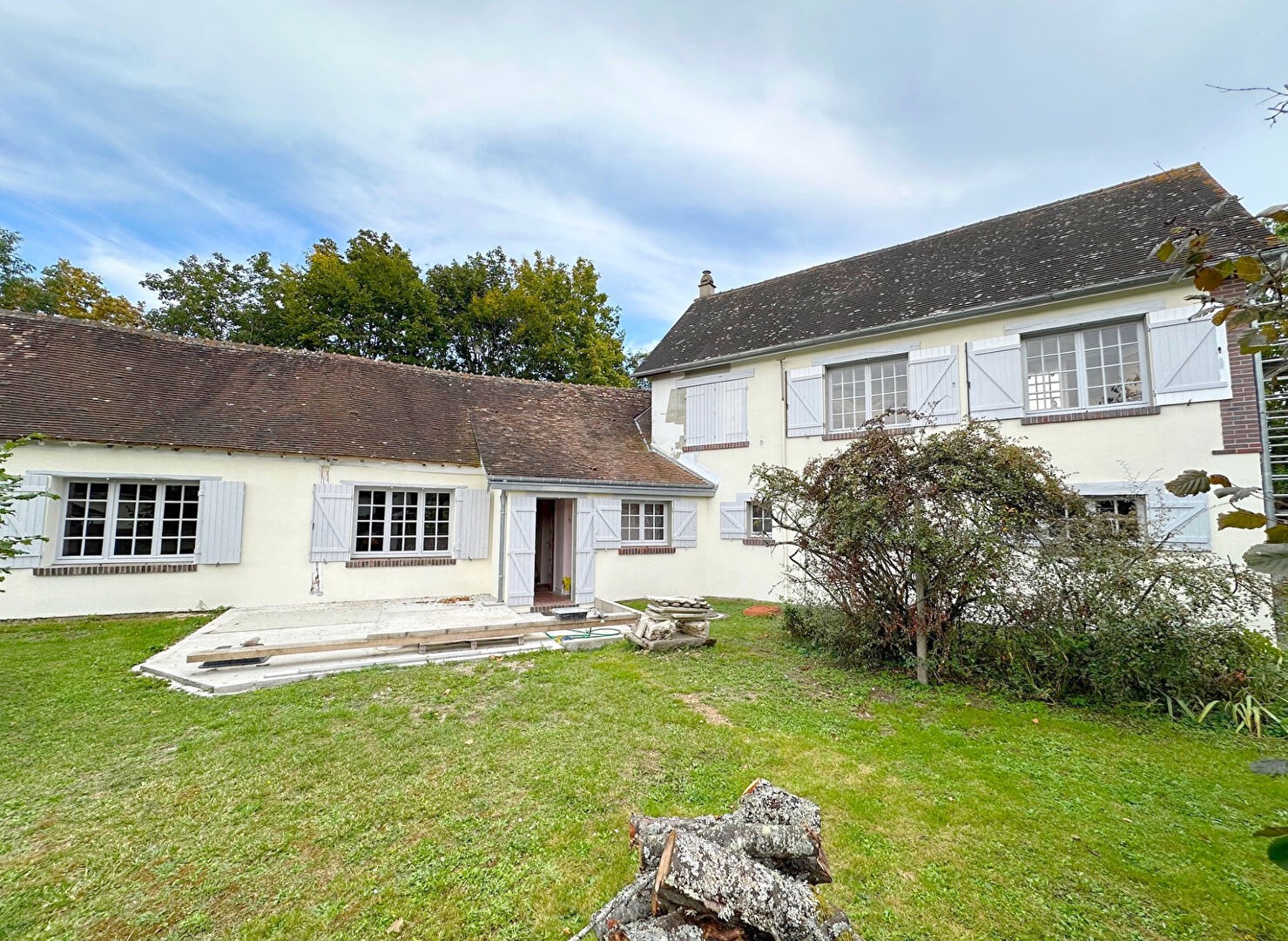 Maison à vendre à Houdan, 600 m², 6 pièces – photo 1 sur 6