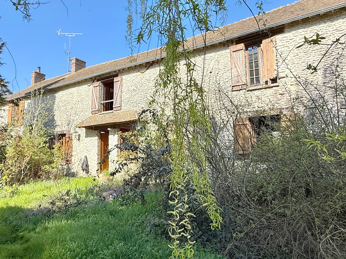 Maison à vendre à Houdan, 700 m², 9 pièces – photo 1 sur 14