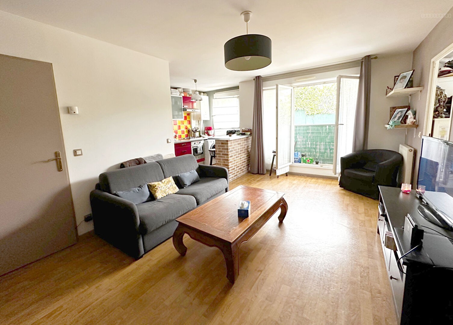 Appartement à vendre à Mantes la ville, 400 m², 3 pièces – photo 1 sur 6